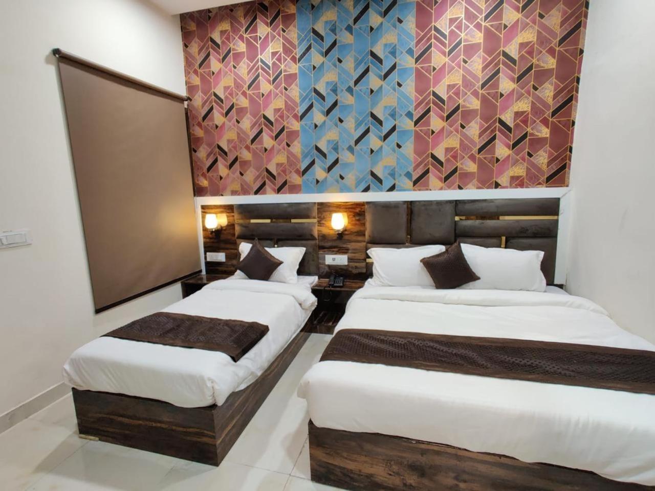 Hotel Gs Amritsar 200 Mtr From Golden Temple Exterior photo