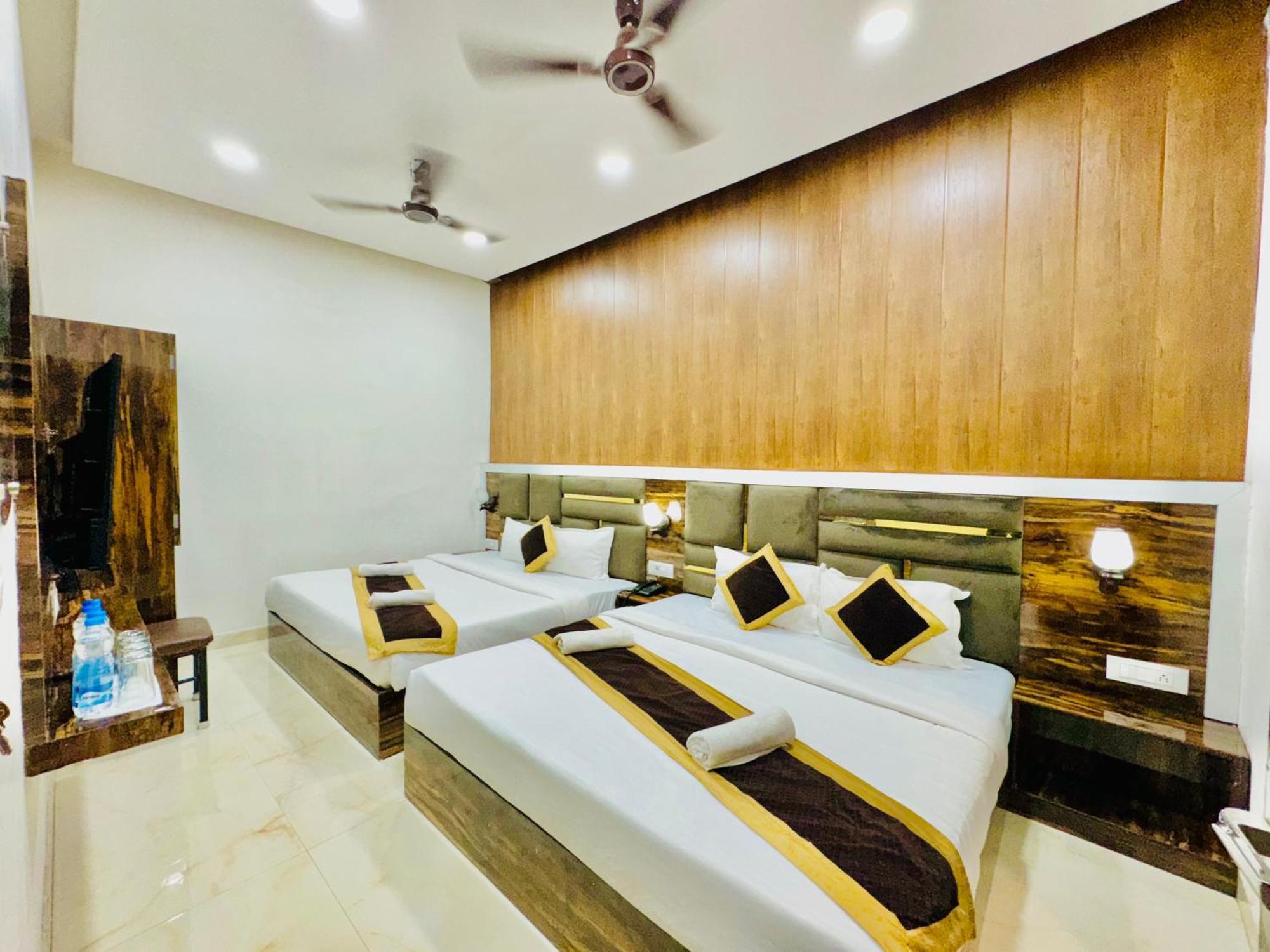 Hotel Gs Amritsar 200 Mtr From Golden Temple Exterior photo