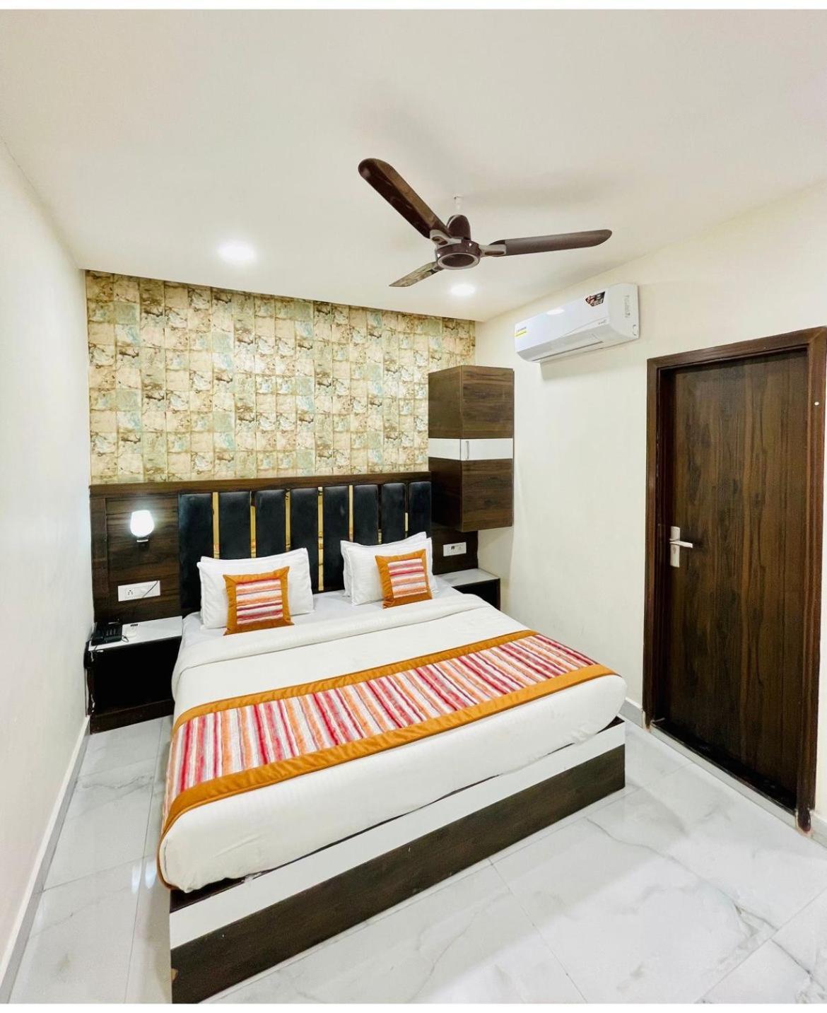 Hotel Gs Amritsar 200 Mtr From Golden Temple Exterior photo