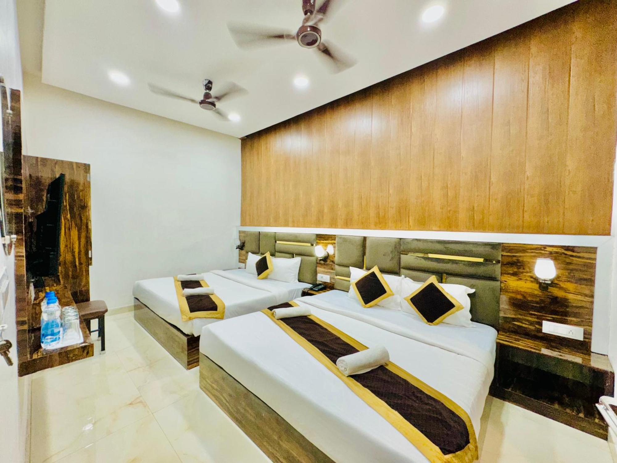 Hotel Gs Amritsar 200 Mtr From Golden Temple Exterior photo